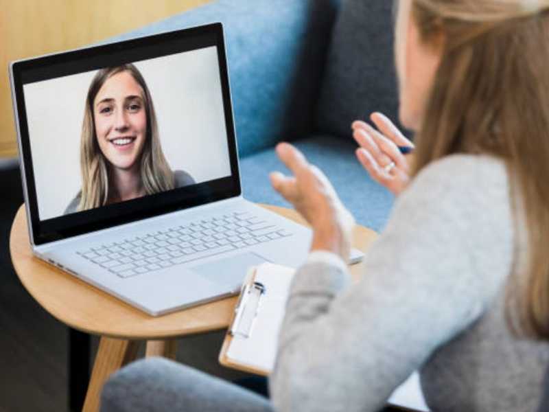 Online psihoterapevt vam pomaga na daljavo